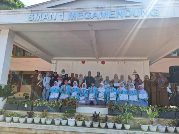 Kapolsek Megamendung Bekali Wawasan Dan Nasehat Untuk Masa Depan , Kepada Siswa SMAN 1 Megamendung.