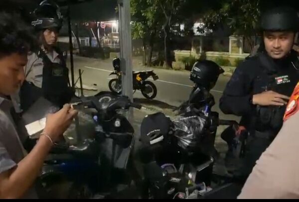 Patroli Brimob & Tim Perintis Amankan Motor Diduga Balap Liar di Pinang Ranti Jaktim