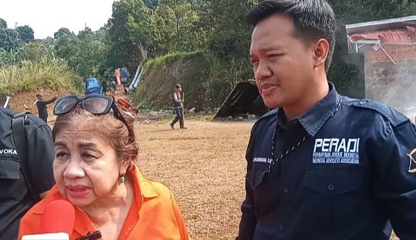 Endang Pratiwi Wahyudi ,S.H Bongkar 2 bangunan di Lahan Milik pribadi