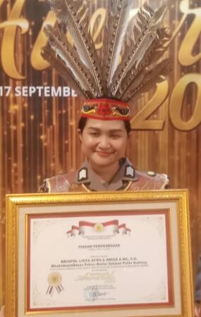 Acara Kompolnas Award 2026,Mewakili Polres Barito Selatan.Brigpol Lidya Afrila Anisa A NG SH Meraih Penghargaan Kompolnas Award 2026.